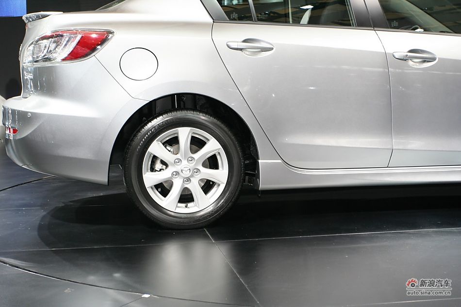 国产新马自达3三厢