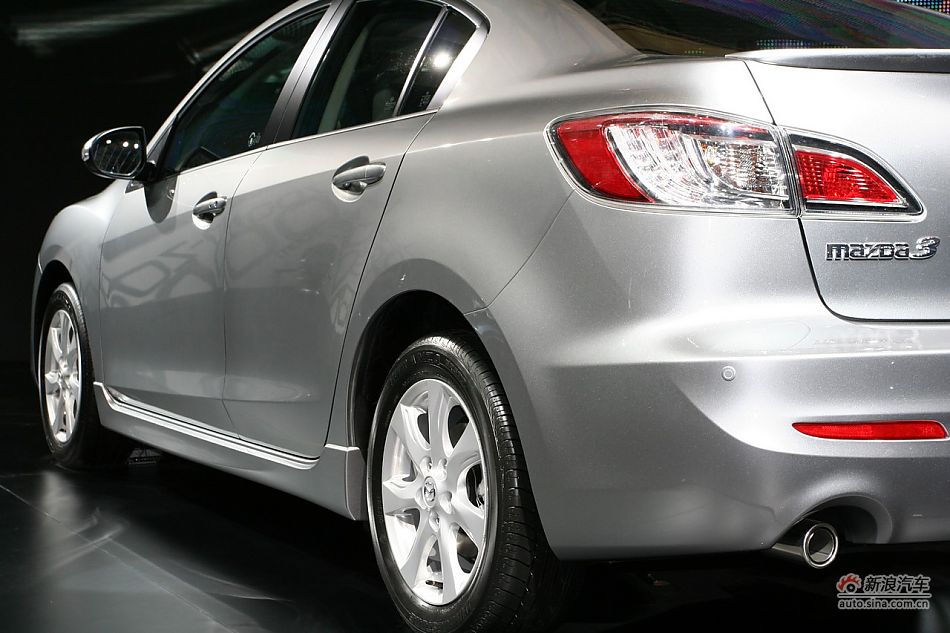 国产新马自达3三厢