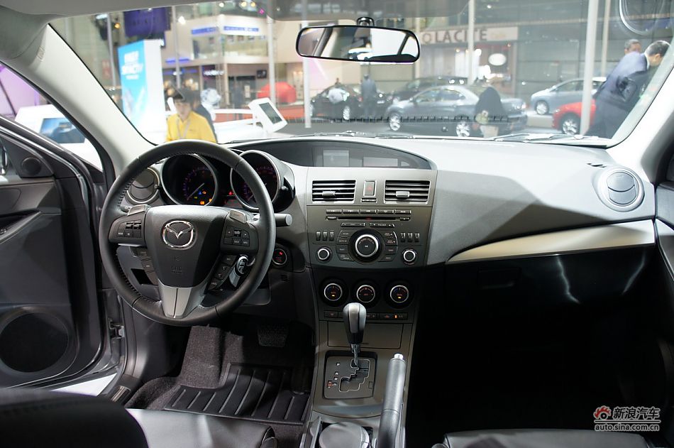 国产新马自达3三厢