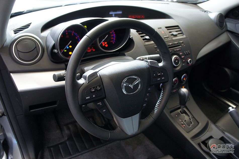 国产新马自达3三厢