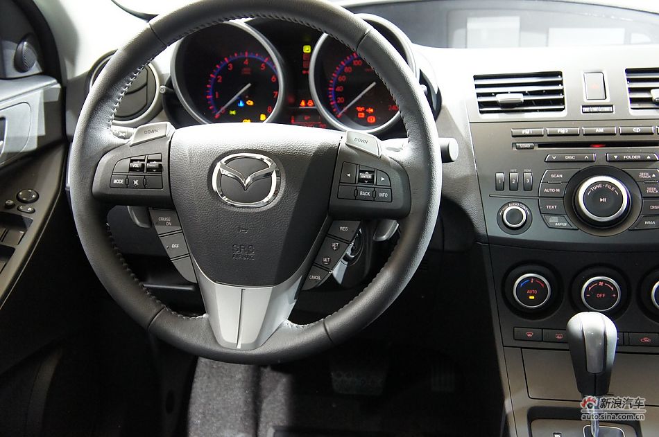 国产新马自达3三厢