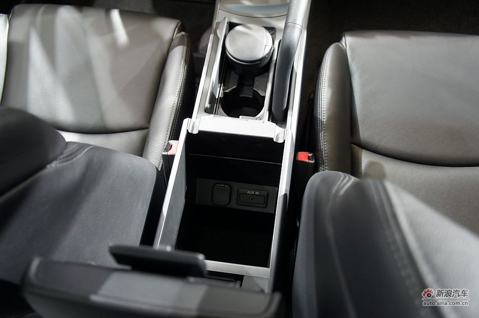 国产新马自达3三厢