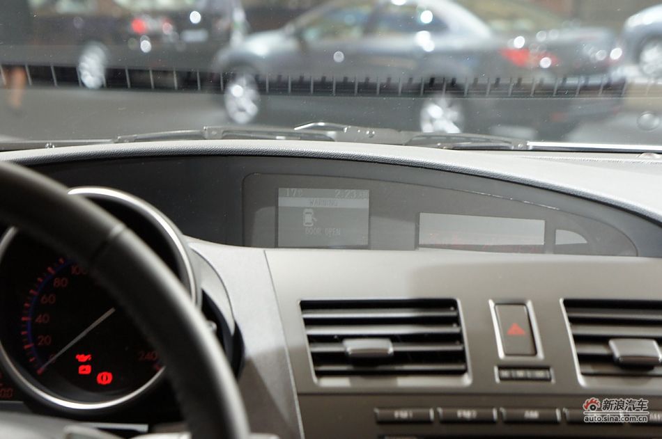 国产新马自达3三厢