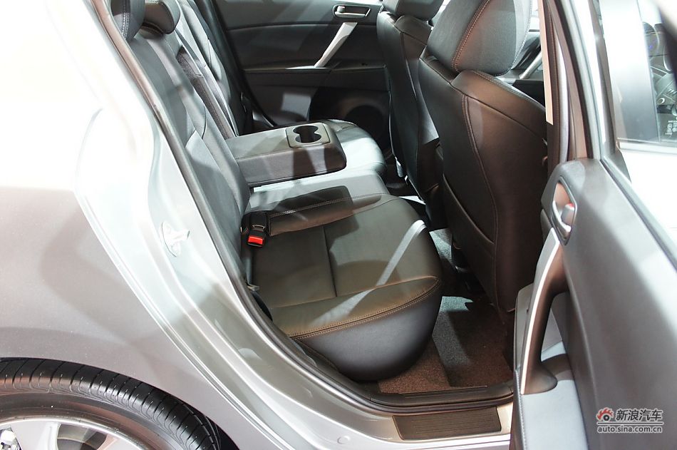 国产新马自达3三厢