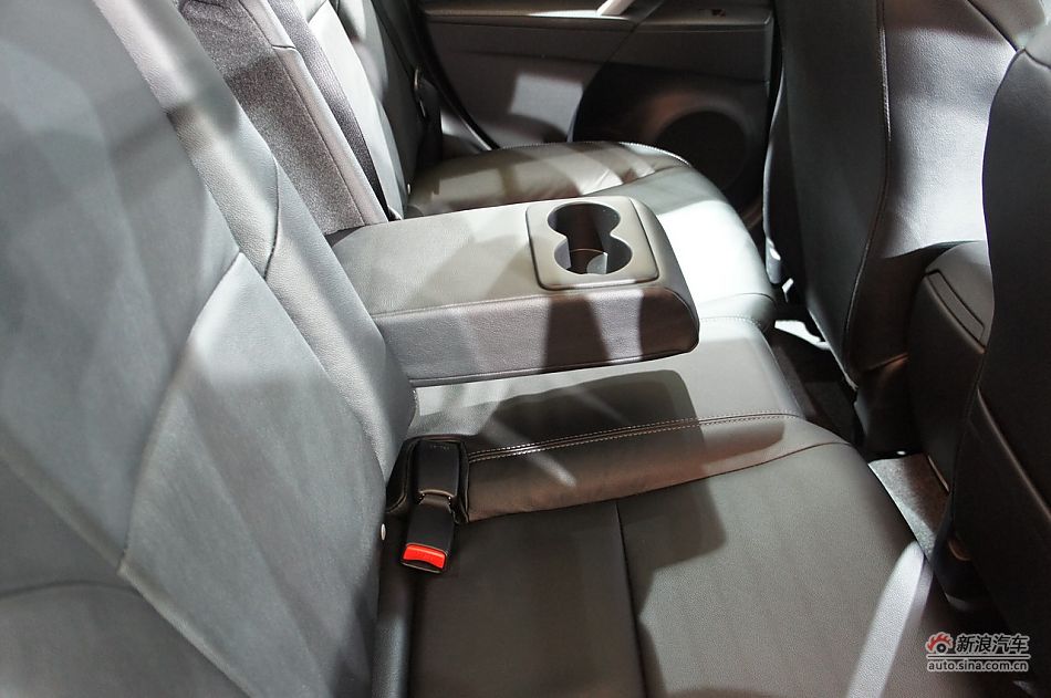 国产新马自达3三厢