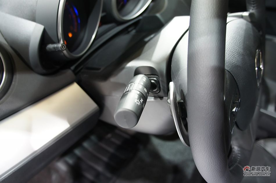 国产新马自达3三厢