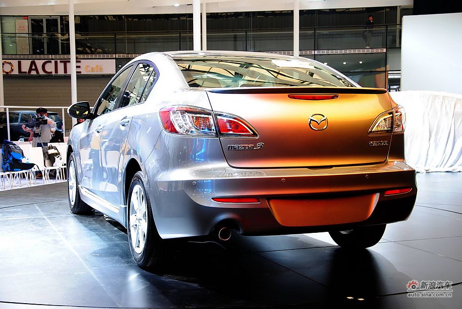 长安马自达3三厢