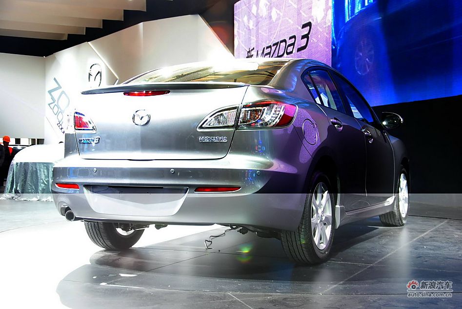 长安马自达3三厢