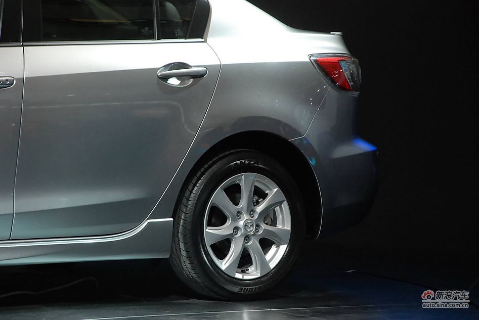 长安马自达3三厢