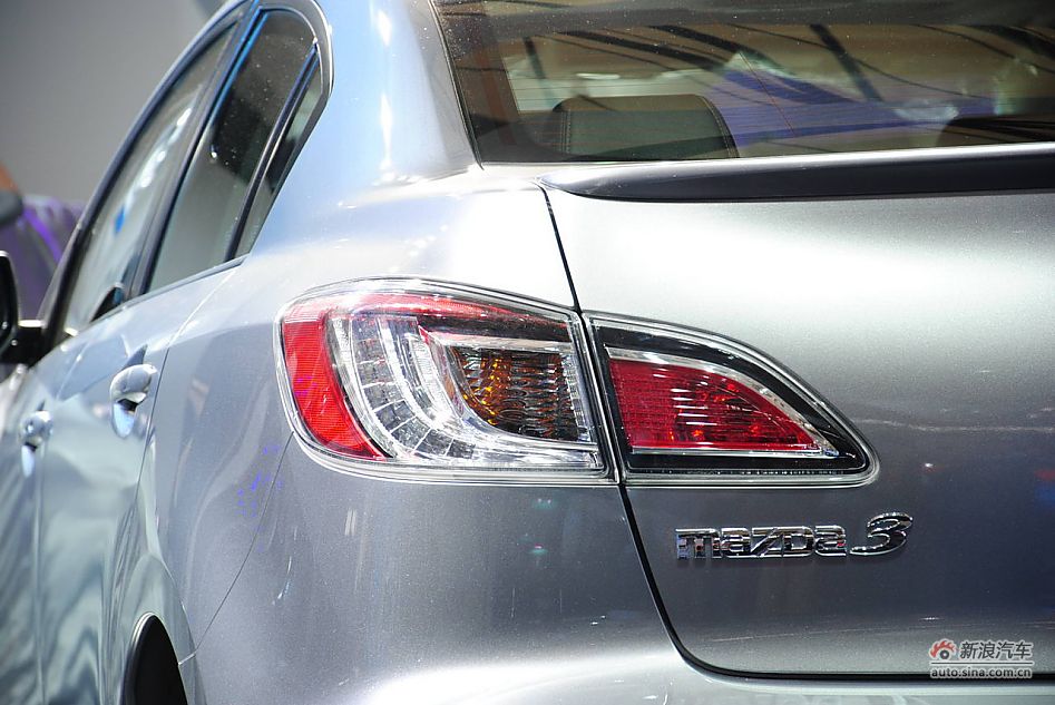 长安马自达3三厢