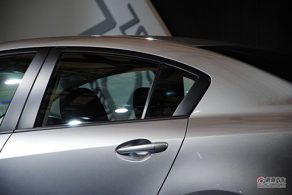 长安马自达3三厢