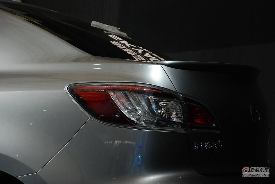 长安马自达3三厢