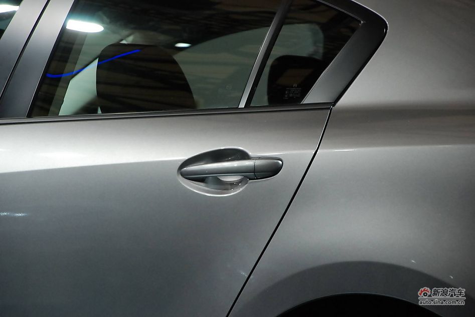 长安马自达3三厢