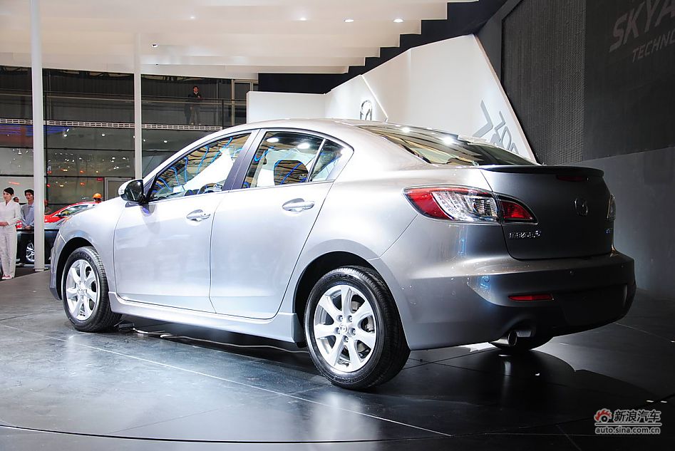 长安马自达3三厢