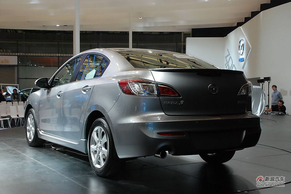 长安马自达3三厢