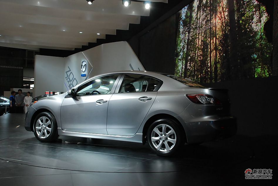 长安马自达3三厢