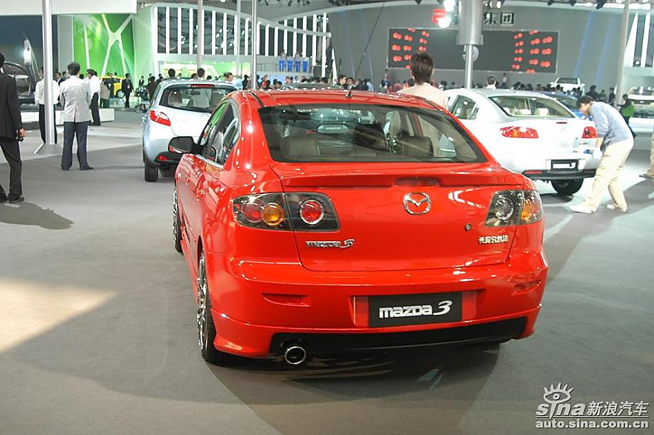 马自达3三厢