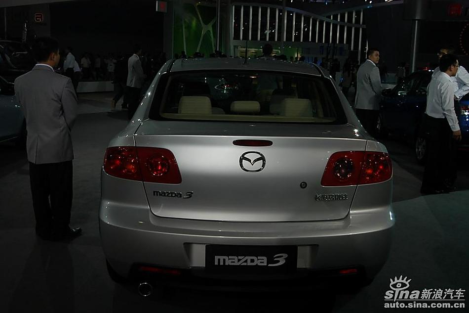 马自达3三厢