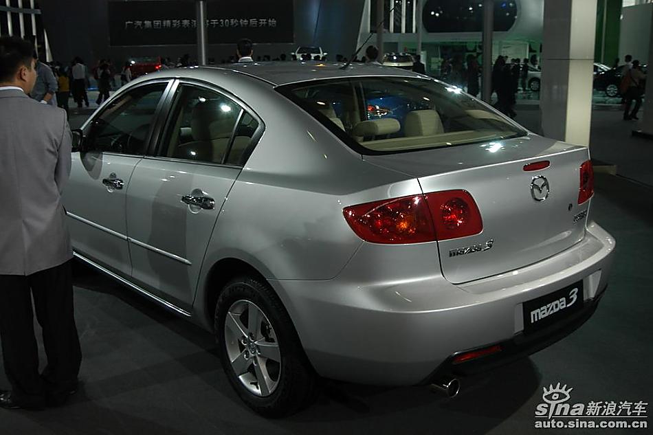 马自达3三厢
