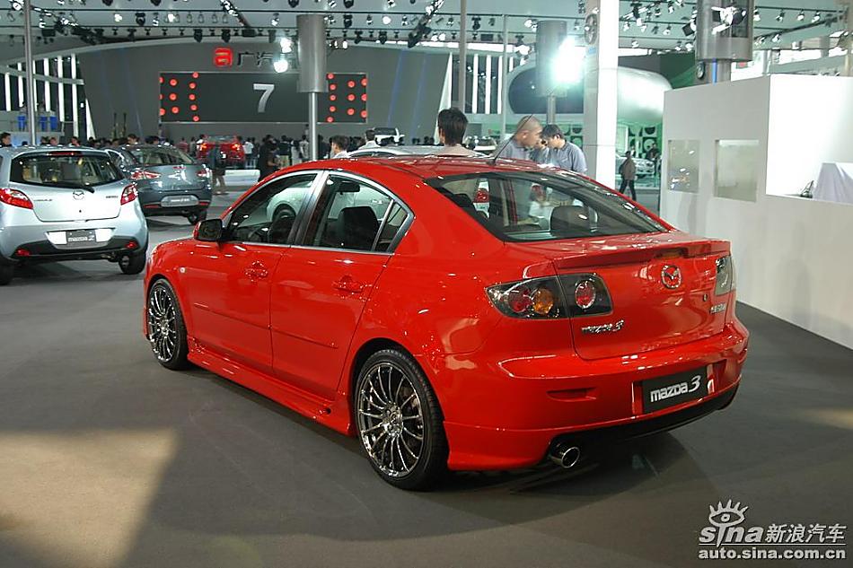马自达3三厢