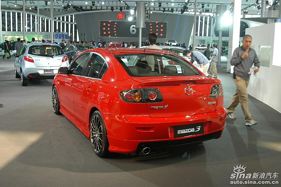 马自达3三厢