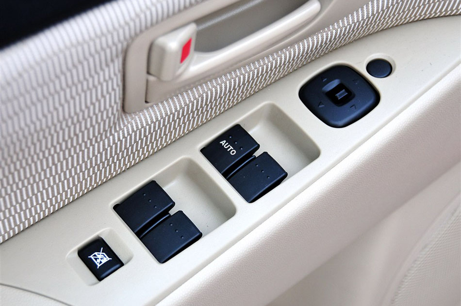 马自达3 2012款 1.6L AT 经典款标准型 空间