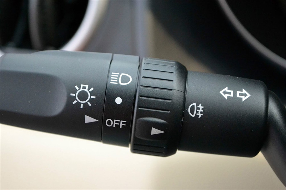 马自达3 2012款 1.6L AT 经典款标准型 内饰