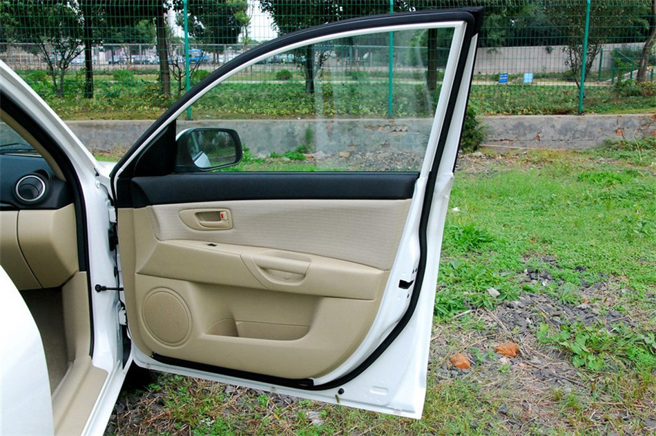 马自达3 2012款 1.6L MT 经典款特惠型 空间