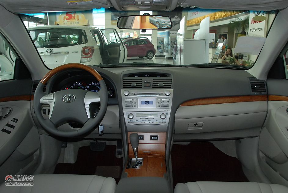 2011款广汽丰田凯美瑞纪念版