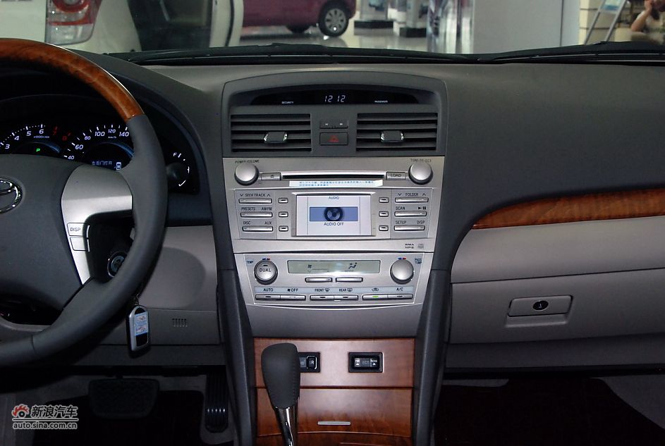 2011款广汽丰田凯美瑞纪念版