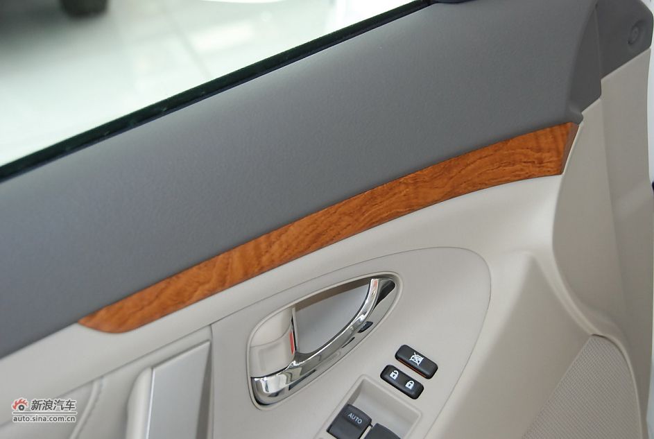 2011款广汽丰田凯美瑞纪念版