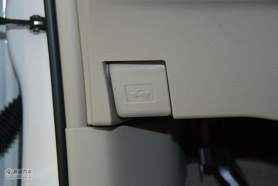 2011款广汽丰田凯美瑞纪念版