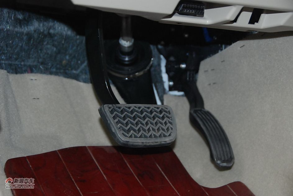 2011款广汽丰田凯美瑞纪念版