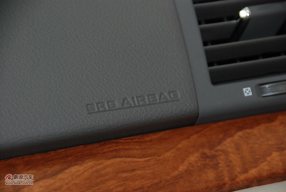 2011款广汽丰田凯美瑞纪念版