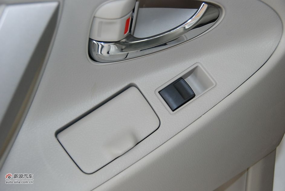 2011款广汽丰田凯美瑞纪念版