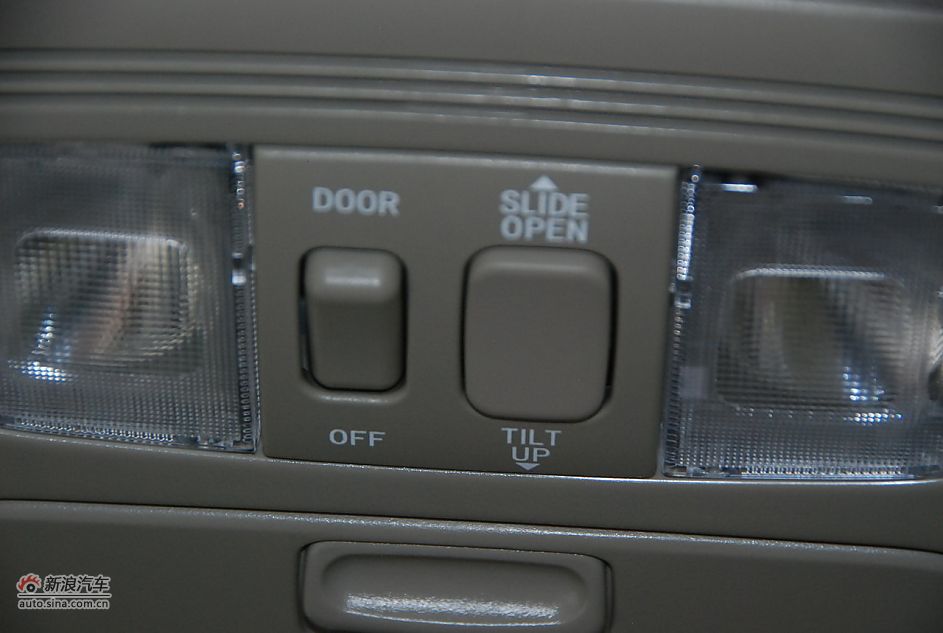 2011款广汽丰田凯美瑞纪念版