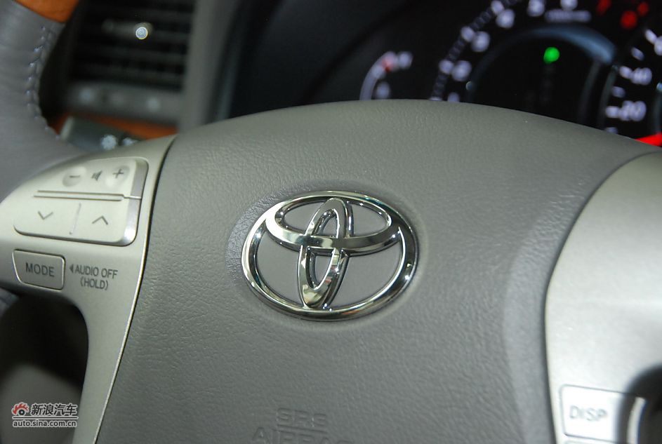 2011款广汽丰田凯美瑞纪念版