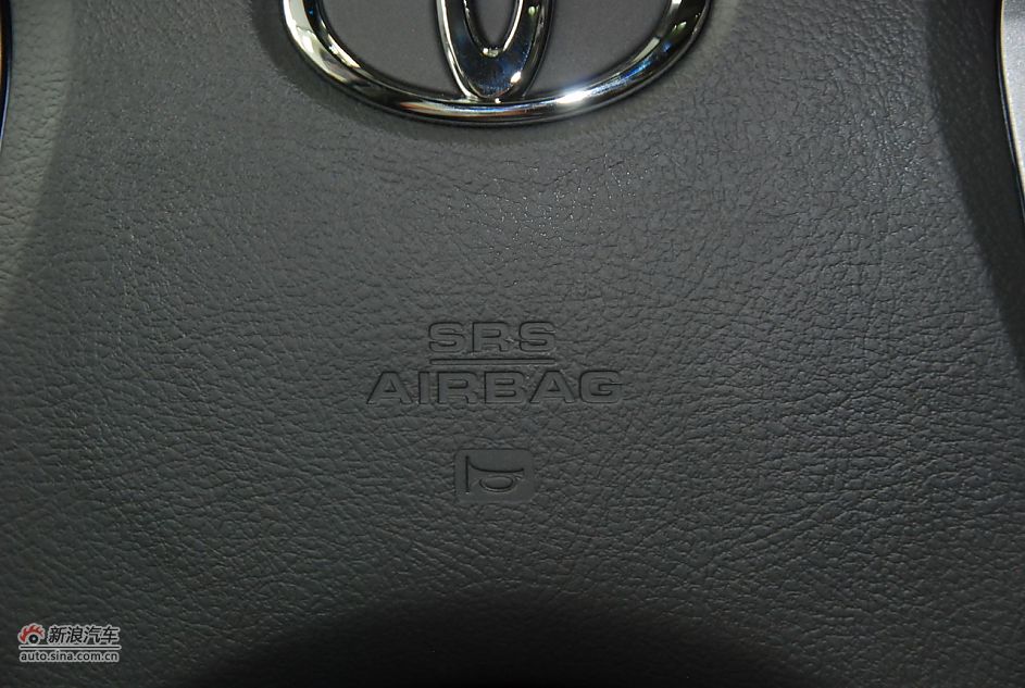 2011款广汽丰田凯美瑞纪念版