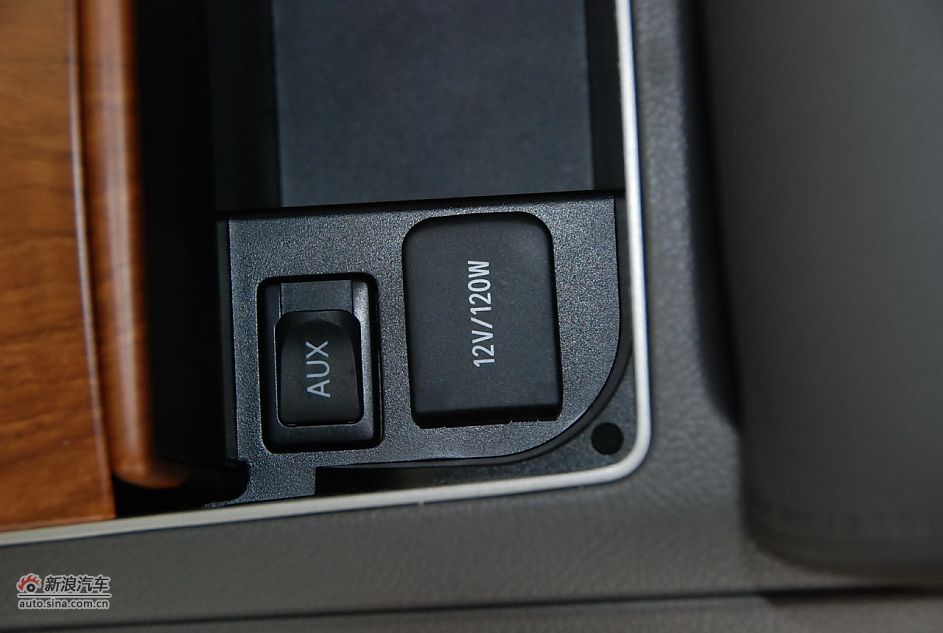 2011款广汽丰田凯美瑞纪念版