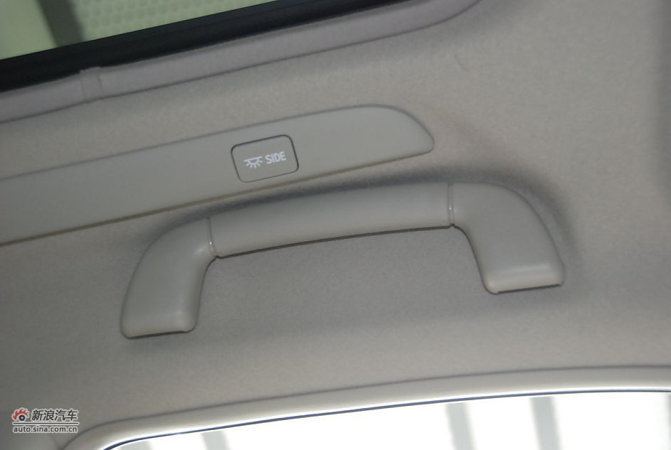 2011款广汽丰田凯美瑞纪念版