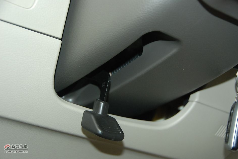 2011款广汽丰田凯美瑞纪念版