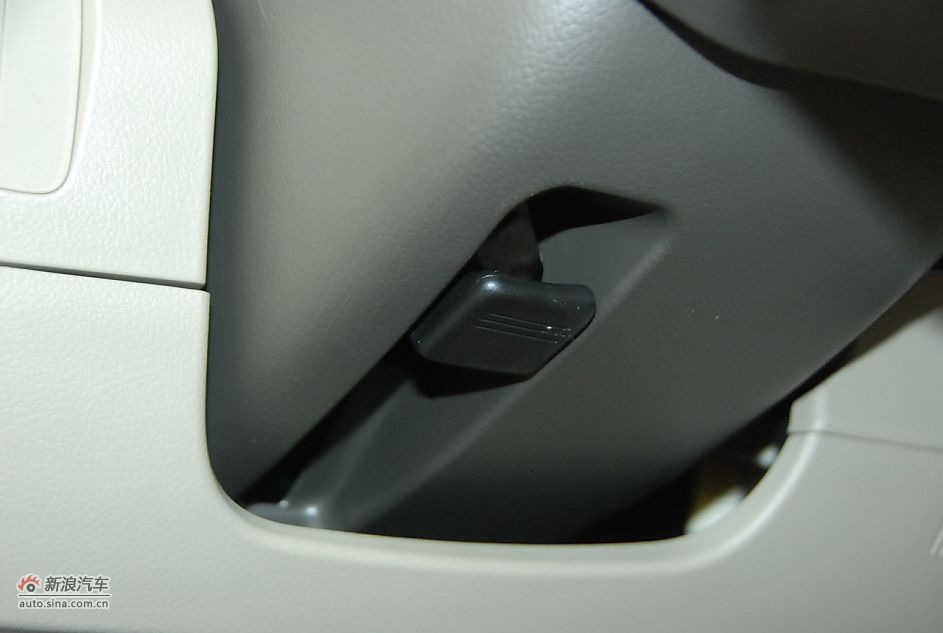 2011款广汽丰田凯美瑞纪念版