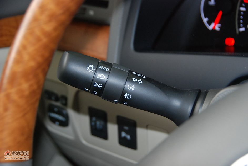 2011款广汽丰田凯美瑞纪念版