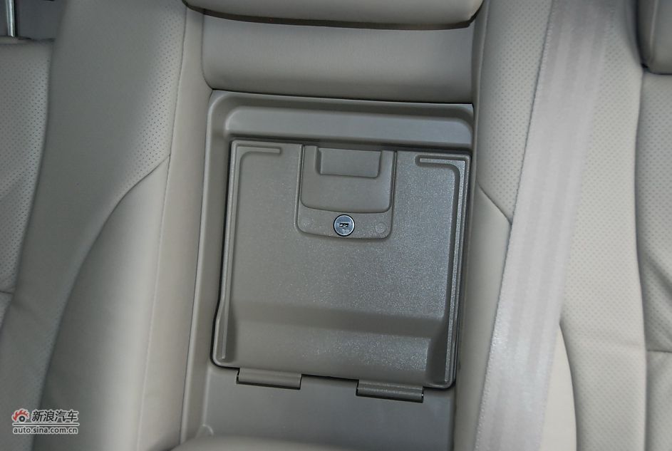 2011款广汽丰田凯美瑞纪念版