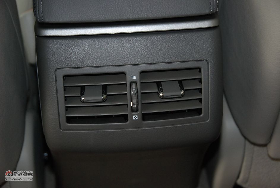 2011款广汽丰田凯美瑞纪念版