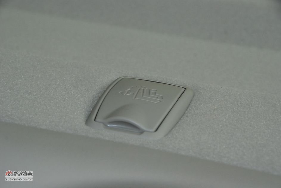 2011款广汽丰田凯美瑞纪念版