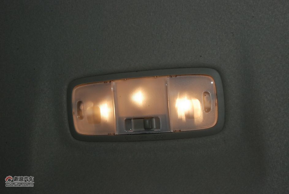 2011款广汽丰田凯美瑞纪念版