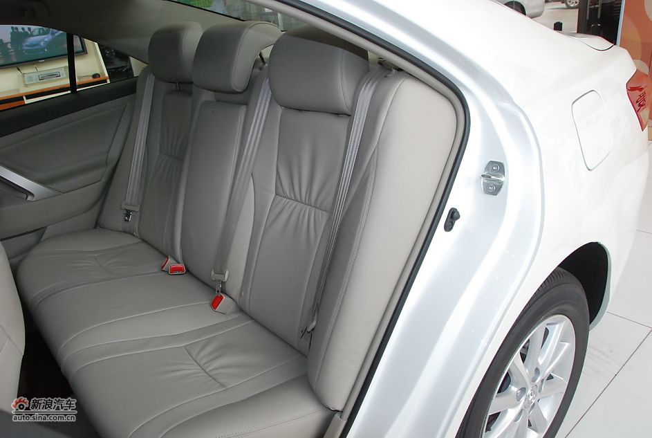 2011款广汽丰田凯美瑞纪念版