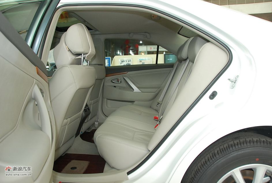 2011款广汽丰田凯美瑞纪念版