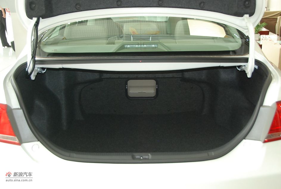 2011款广汽丰田凯美瑞纪念版